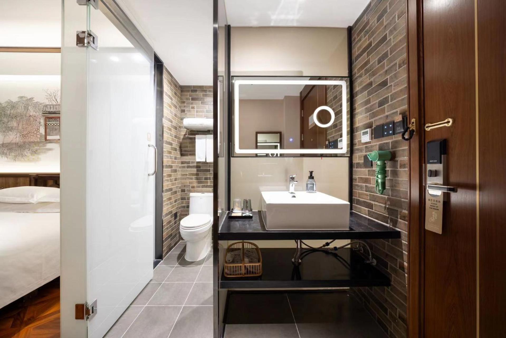 Nost Algia Hotel Near Beijing Panjiayuan Antique Market- Beijing Happy Valley, Cbd, China Zun And Sanlitun, Tian'Anmen Square, Free Ice Cream, Mineral Water, Coffee, Snacks And Laundry Service, Free Gymnastic, English Communication Well Buitenkant foto