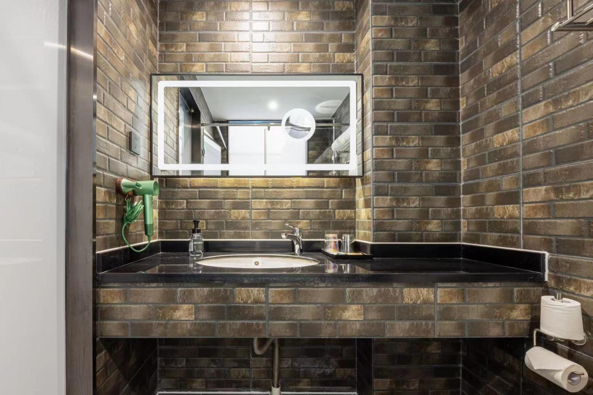 Nost Algia Hotel Near Beijing Panjiayuan Antique Market- Beijing Happy Valley, Cbd, China Zun And Sanlitun, Tian'Anmen Square, Free Ice Cream, Mineral Water, Coffee, Snacks And Laundry Service, Free Gymnastic, English Communication Well Buitenkant foto