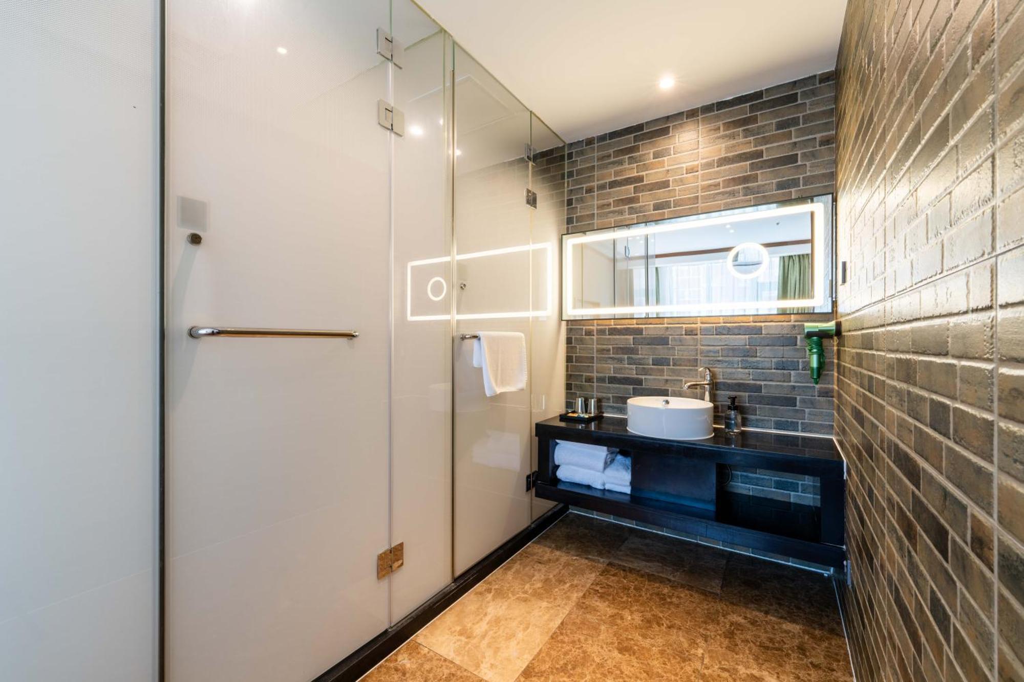 Nost Algia Hotel Near Beijing Panjiayuan Antique Market- Beijing Happy Valley, Cbd, China Zun And Sanlitun, Tian'Anmen Square, Free Ice Cream, Mineral Water, Coffee, Snacks And Laundry Service, Free Gymnastic, English Communication Well Buitenkant foto