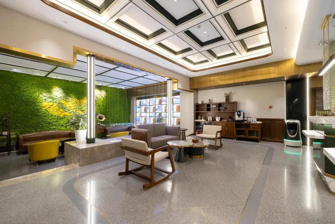 Nost Algia Hotel Near Beijing Panjiayuan Antique Market- Beijing Happy Valley, Cbd, China Zun And Sanlitun, Tian'Anmen Square, Free Ice Cream, Mineral Water, Coffee, Snacks And Laundry Service, Free Gymnastic, English Communication Well Buitenkant foto