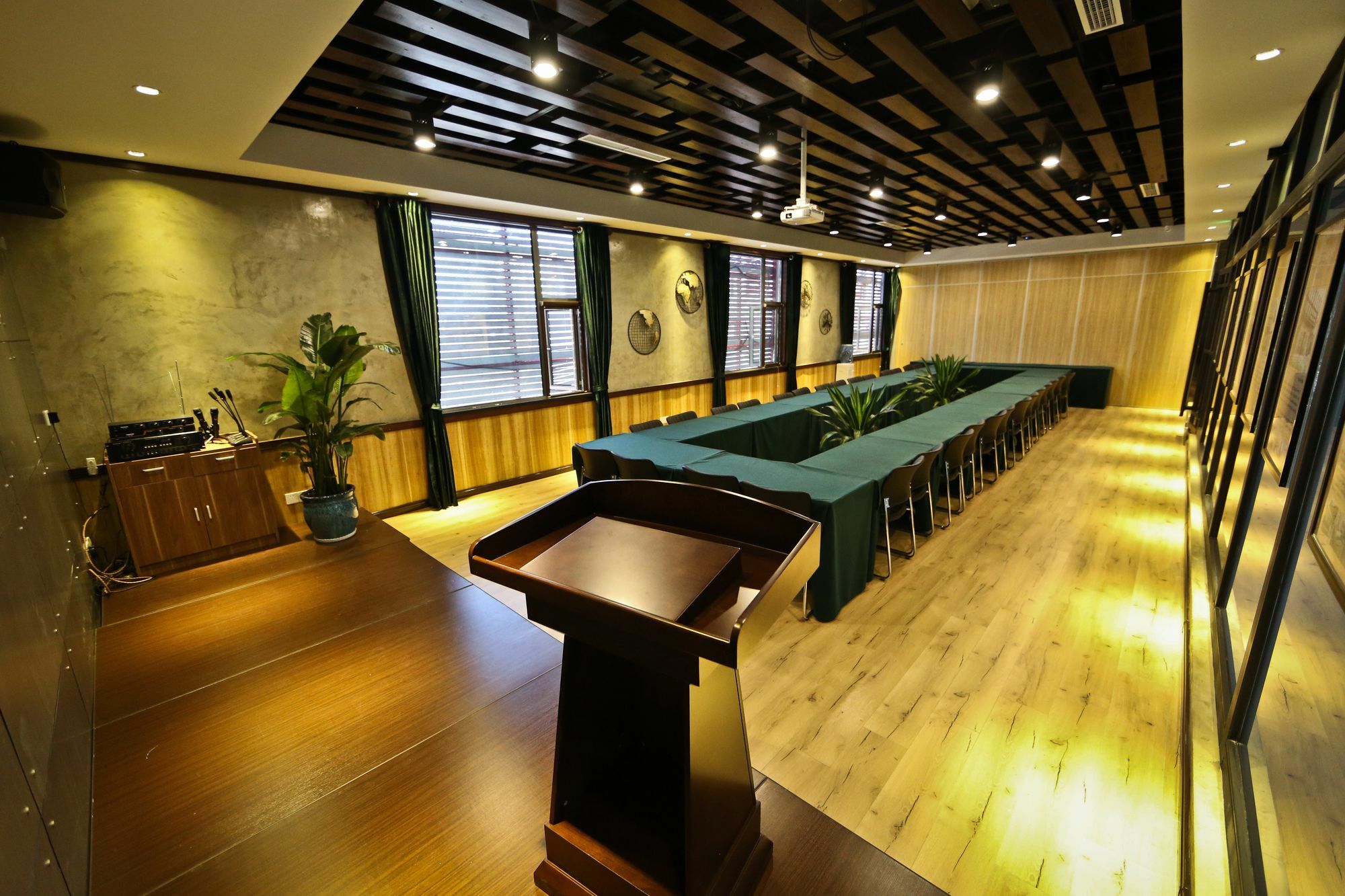 Nost Algia Hotel Near Beijing Panjiayuan Antique Market- Beijing Happy Valley, Cbd, China Zun And Sanlitun, Tian'Anmen Square, Free Ice Cream, Mineral Water, Coffee, Snacks And Laundry Service, Free Gymnastic, English Communication Well Buitenkant foto